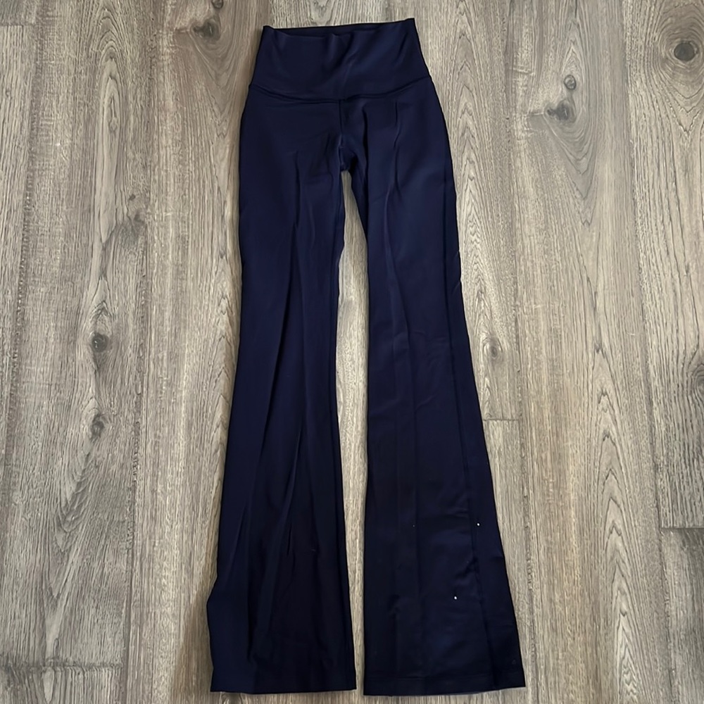 Lululemon back at it yoga pants (got in 2017 so it’s the old school lulu fabric)